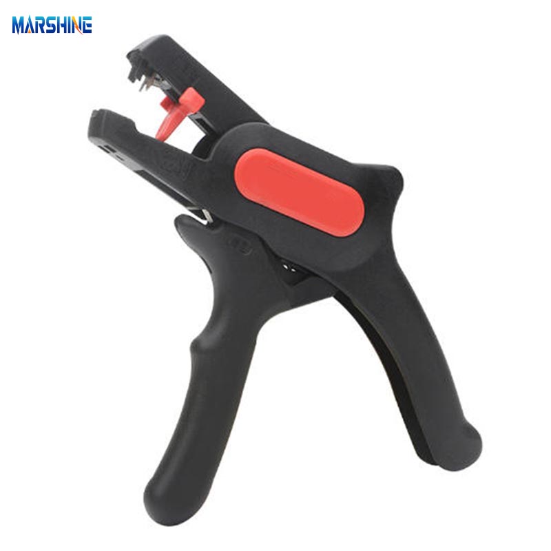 स्वचालित वायर स्ट्रिपर का उपयोग करने के चरण क्या हैं?